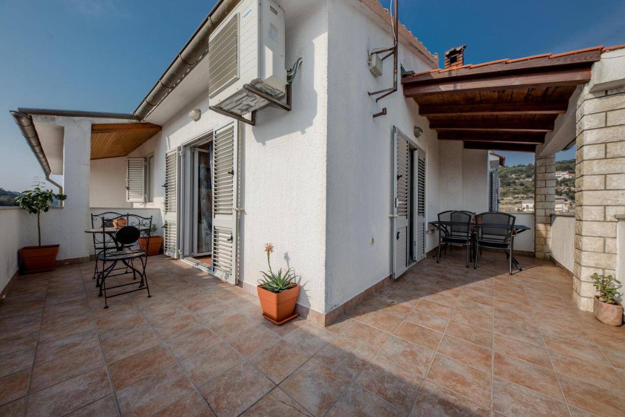 Nikolina Rab Apartments Rab Town Exterior photo